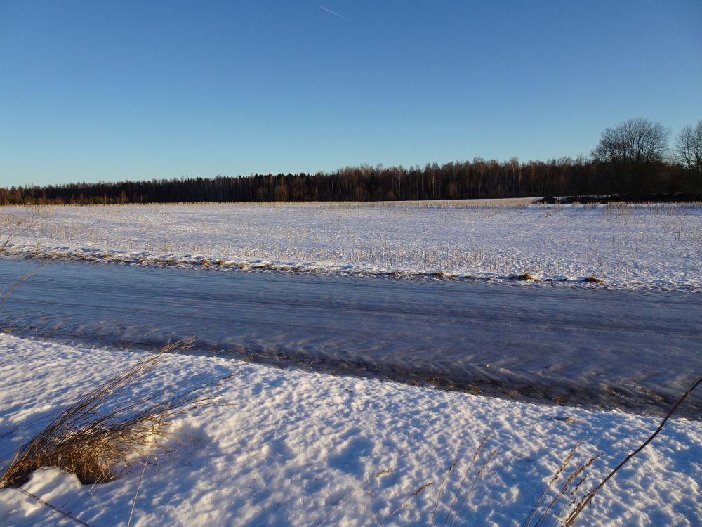 Kruusateed olid jäised ja väga libedad