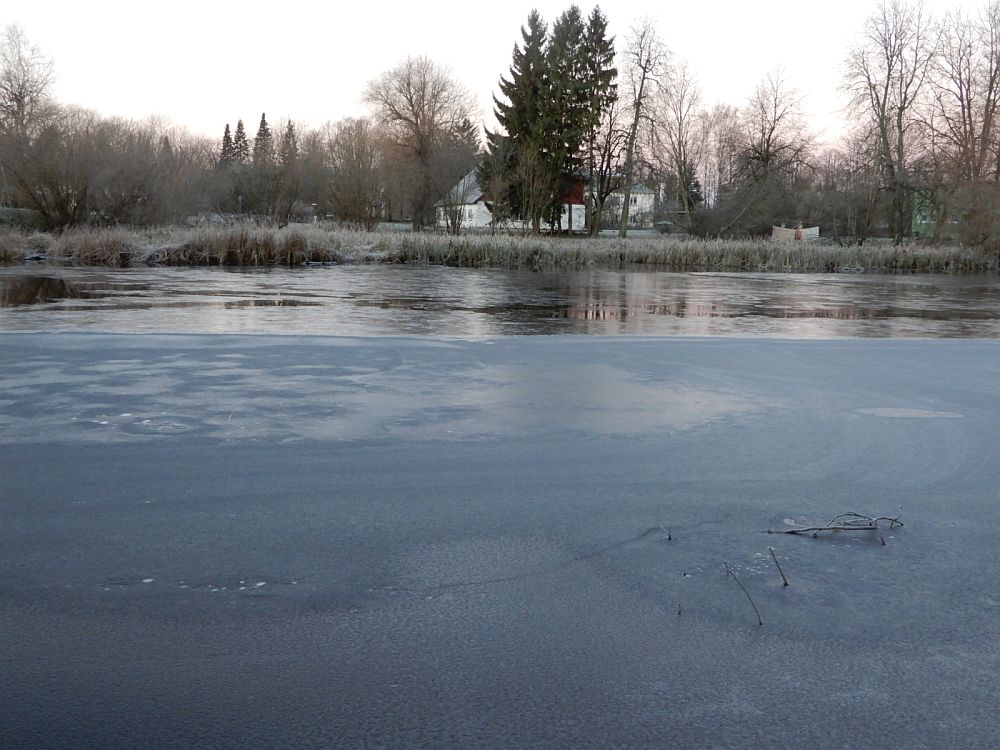 Paisjärve  jäätumise  algus  