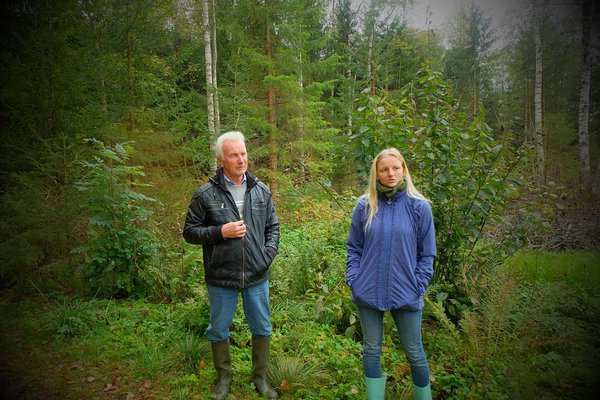 Metsaomanik Ziedonis Vilcins ja Läti WWFi ekspert Magda Jentgena.