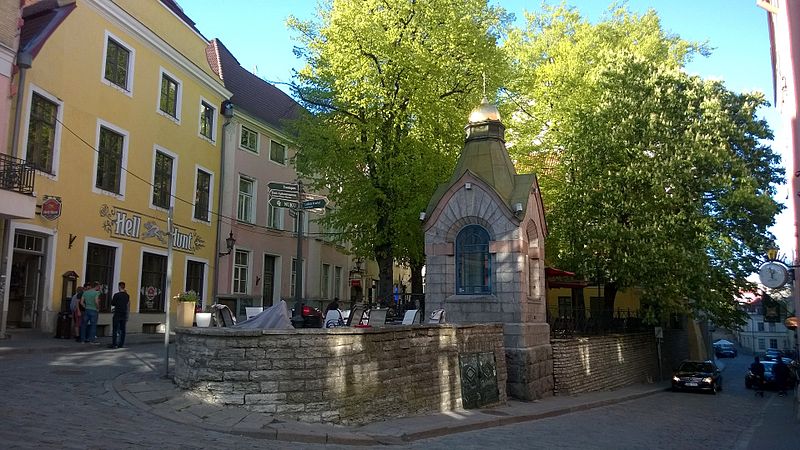 Tallinnas asub Eesti väikseim kaitseala nn “Roheline turg”, mille suuruseks on 0,05 ha ja asub vanalinnas, Pika tänava ja Olevimäe tänav nurgal.
