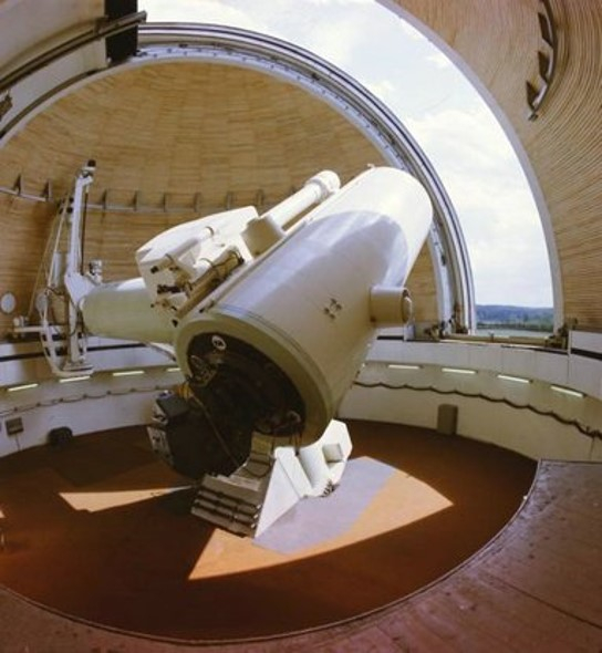 Tõravere observatooriumi 1,5 m läbimõõduga peegelteleskoop AZT-12 