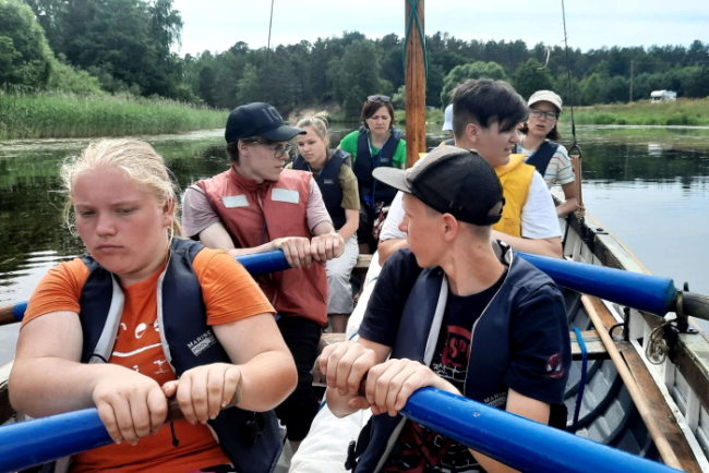 Purjepaadiga Rannapungerja jõega tutvumas