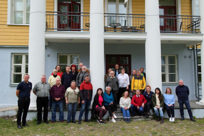Matsalu rahvuspargi endised ja praegused töötajad Penijõel 10.05.2024.