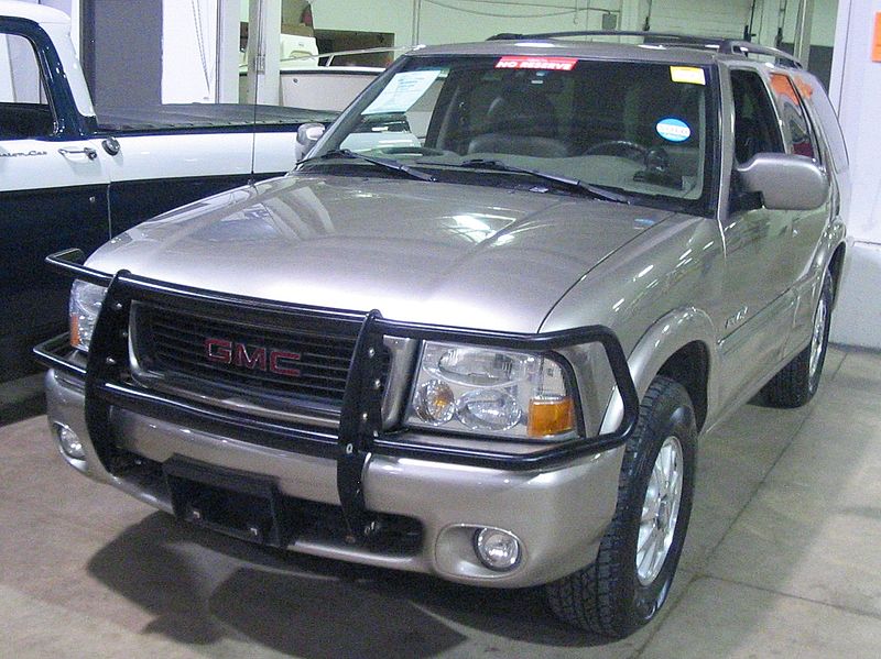 File:'00 GMC Envoy (Toronto Spring '12 Classic Car Auction).JPG