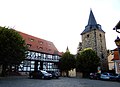Alter Markt 1 (Ballenstedt) altes Rathaus und Marktturm.jpg