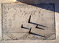 Cadran solaire de la grande Mosquée de Kairouan 01, juin 2013.jpg