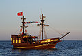 Bateau pirate, Yasmina Tunisie, juin 2013.jpg